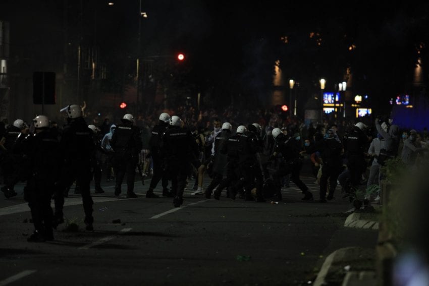 Epilog protesta: Povređena 43 policajca i 17 demonstranata