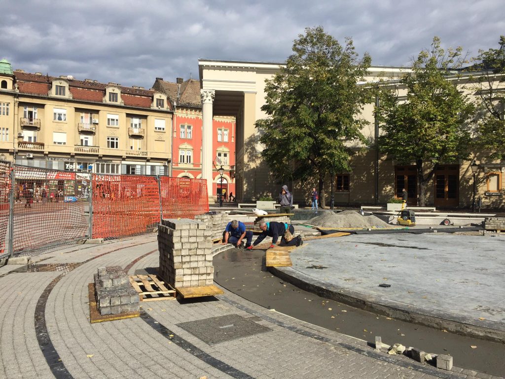 Radovi na novoj fontani i dalje u toku: Manje od obnove, više od održavanja (FOTO-GALERIJA)