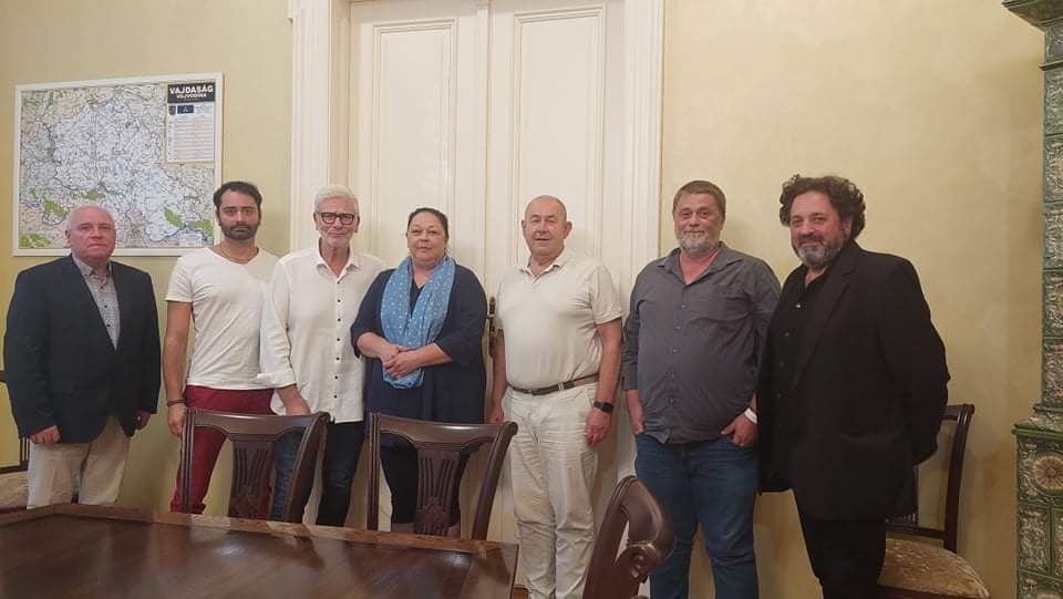Pastor o sastanku sa predstavnicima mađarskih pozorišta u Vojvodini: U duhu potpunog razumevanja